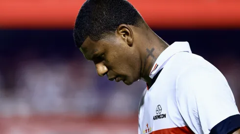 Arboleda durante confronto contra o Cruzeiro no Campeonato Brasileiro. Zagueiro não preocupa para clássico.