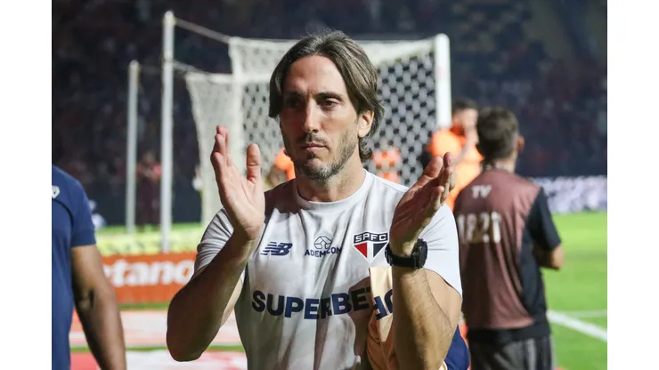 Zubeldía durante confronto contra o Internacional no Campeonato Brasileiro 2024. Treinador projetou majestoso deste domingo (16).
