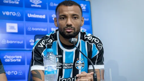 João Pedro sendo apresentado no Imortal. Atacante vive péssima fase e foi cobrado.