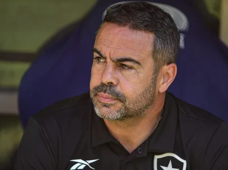 Artur Jorge expõe papel na evolução de defensor no Botafogo