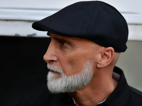 Vasco age rápido e sonda situação de atacante para Álvaro Pacheco