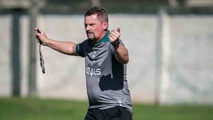 Fábio Matias fará sua estreia como técnico do Coritiba - Foto: JP Pacheco | Coritiba