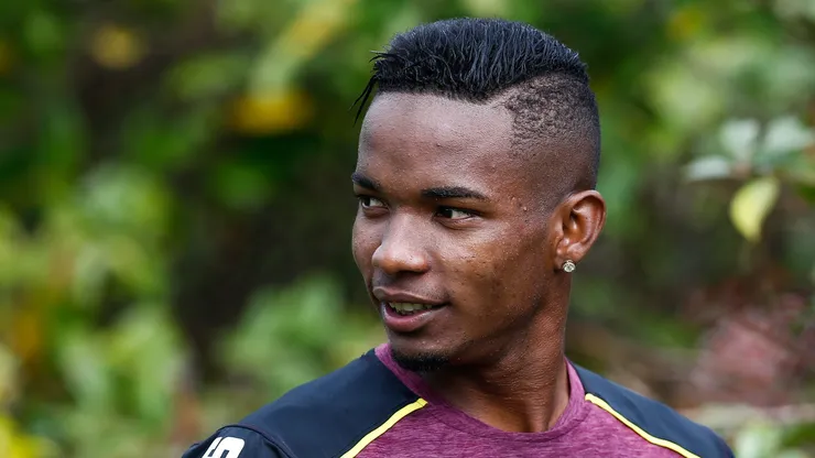 Thiago Mendes recebeu uma sondagem do São Paulo.