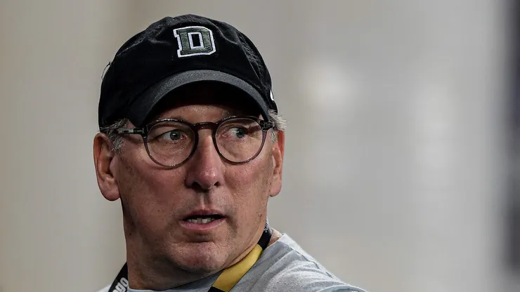 Textor cobra reforços de técnico no Botafogo.