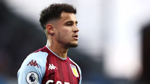 Philippe Coutinho of Aston Villa looks on during the Premier League match between Aston Villa and Liverpool at Villa Park on May 10, 2022 in Birmingham, England. Meio-campista fez condições para voltar ao Vasco da Gama.