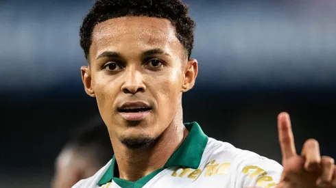 Lazaro jogador do Palmeiras comemora seu gol durante partida contra o Cuiaba no estadio Arena Pantanal pelo campeonato Brasileiro A 2024.