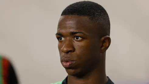 Vinicius Junior do Flamengo durante partida contra o Santos pela Copa do Brasil 2017 no estadio da Vila Belmiro. Atacante foi sondado por time francês.