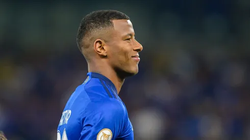 Arthur Gomes jogador do Cruzeiro durante partida contra o Botafogo no estadio Mineirao pelo campeonato Brasileiro A 2023. Atleta será baixa contra o Dourado.