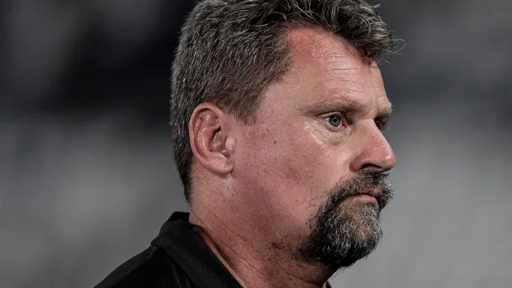 Fábio Matias deu adeus ao Botafogo nesta terça (11).