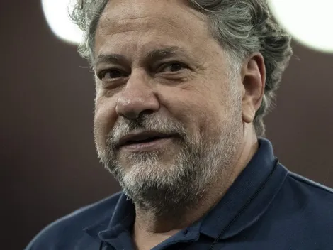 Presidente do São Paulo confirma conversa com Alex Sandro