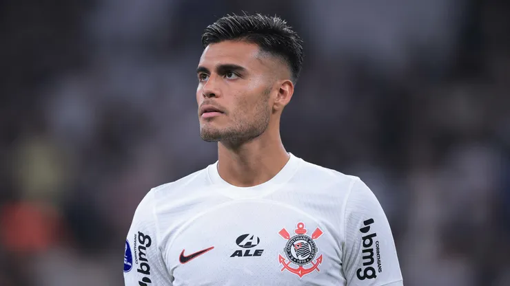 Fausto Vera jogando no Corinthians em 2024