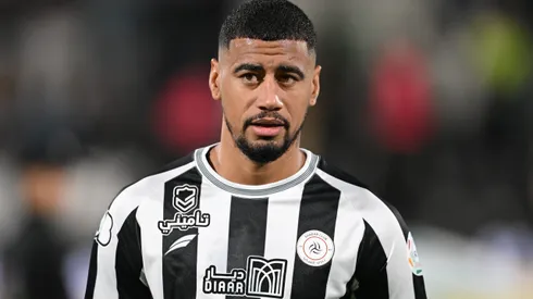 Iago Santos durante confronto contra o Al-Taawoun.