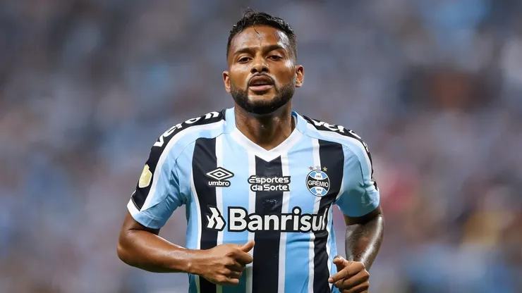 Reinaldo jogador do Grêmio durante partida contra o Internacional no estádio Arena do Grêmio pelo campeonato Gaúcho 2023. Saída do jogador foi 'definida' pela torcida