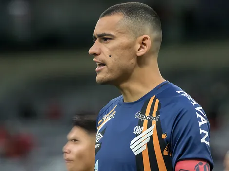 Futuro de Santos 'chega' ao Athletico-PR