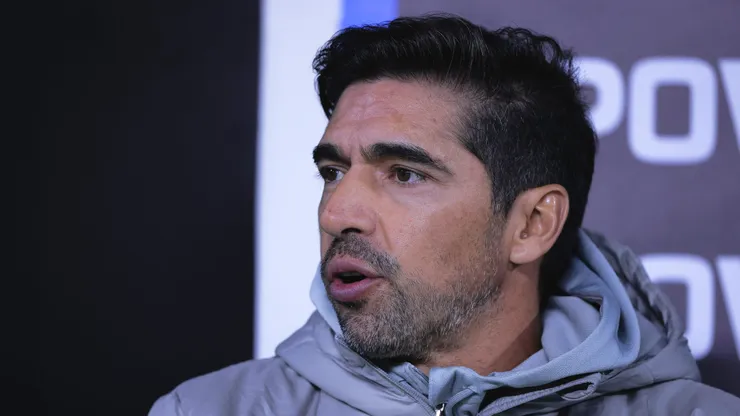Abel Ferreira técnico do Palmeiras durante partida contra o San Lorenzo no estadio Arena Allianz Parque pelo campeonato Copa Libertadores 2024. Foto: Ettore Chiereguini/AGIF