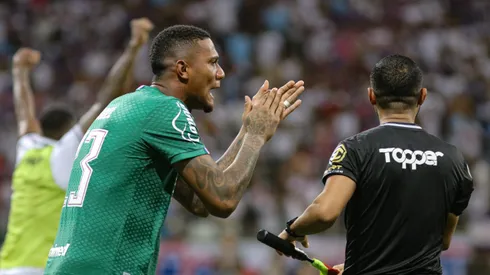 Adriel durante confronto contra o Vitória no Campeonato Baiano 2024.