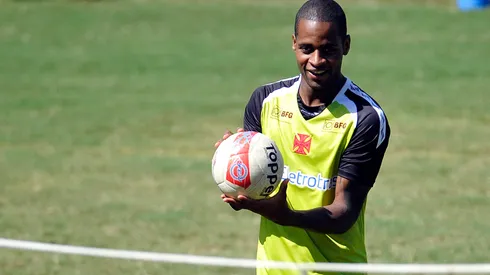 Dedé teve uma passagem marcante pelo Vasco – Foto: Fabio Castro/AGIF