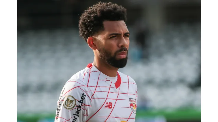 Matheus Fernandes durante confronto contra o Grêmio no Campeonato Brasileiro de 2024.