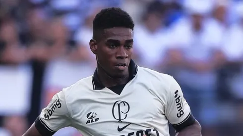 Félix Torres em partida pelo Corinthians.