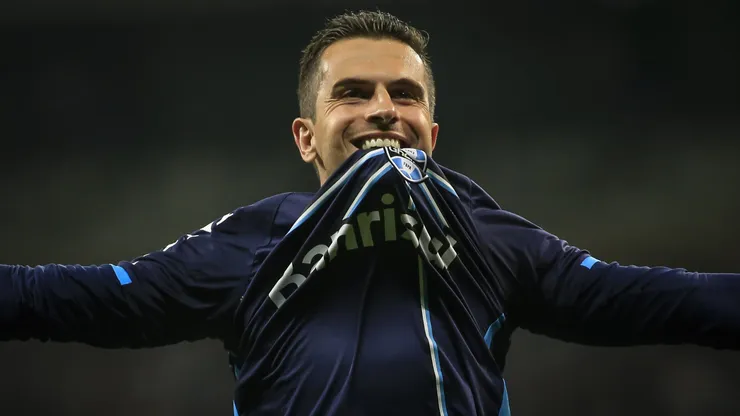 Marcelo Grohe,jogador do Gremio comemora gol durante partida no Mineirao. Goleiro pode ir para adversário brasileiro.