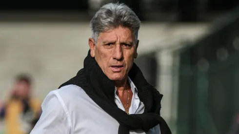 Renato Gaúcho vem buscando a melhor formação para o Grêmio – Foto: Robson Mafra/AGIF