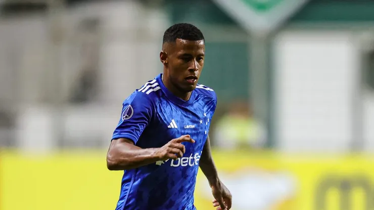 Arthur Gomes está à disposição do Cruzeiro.