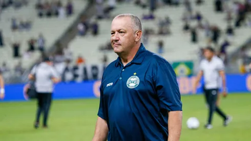 James Freitas treina o Coritiba de forma interina – Foto: Baggio Rodrigues/AGIF