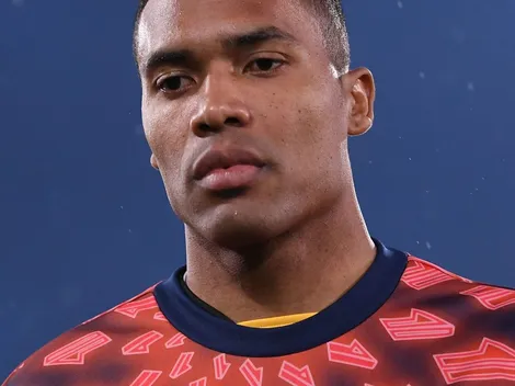 Alex Sandro não responde se pretende voltar ao Brasil