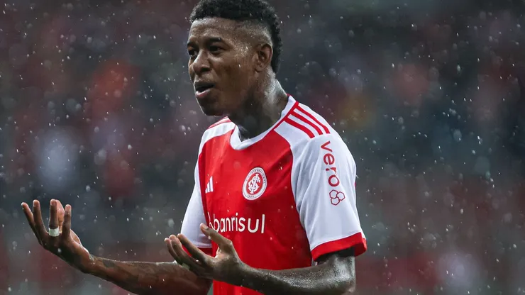Zagueiro Vitão, do Internacional.