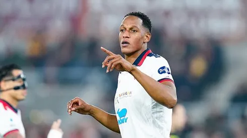 Yerry Mina atuando no Cagliari em 2023