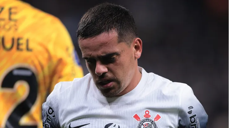 Diretoria quer Fagner como 'líder' no Corinthians.