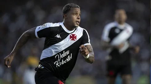 David defende o Vasco emprestado pelo Internacional – Foto: Jorge Rodrigues/AGIF
