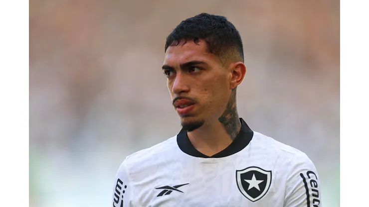 Hugo jogador do Botafogo