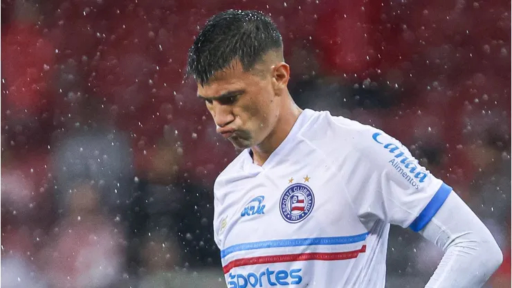 Victor Cuesta lamentando no Bahia