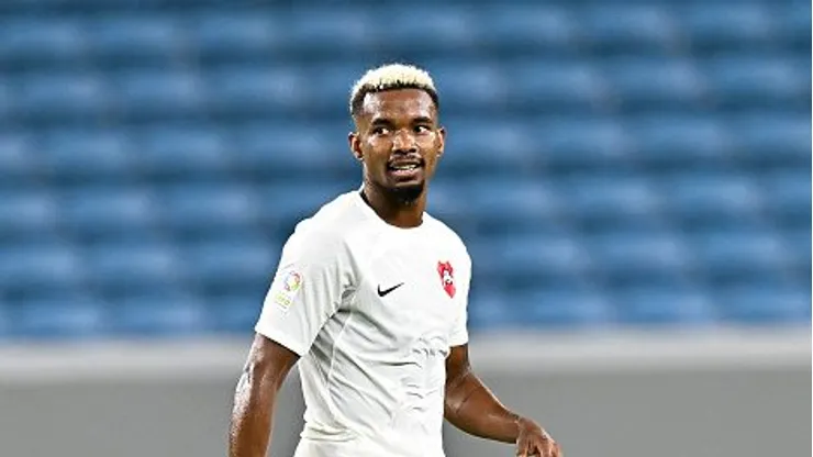 Thiago Mendes, jogando pelo Al-Rayyan