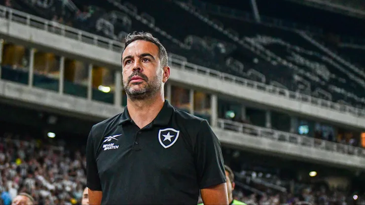 Artur Jorge tecnico do Botafogo durante partida contra o Athletico-PR no estadio Engenhao pelo campeonato Brasileiro A 2024