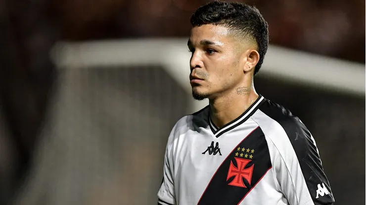 Adson, jogador do Vasco da Gama.