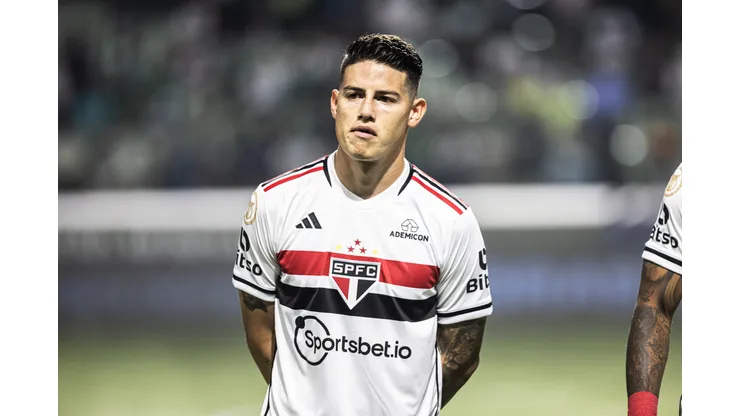 James Rodríguez durante confronto contra o Palmeiras no Brasileirão 2024.