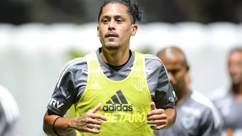 Maurício Lemos durante confronto contra o Botafogo no Brasileirão de 2023.