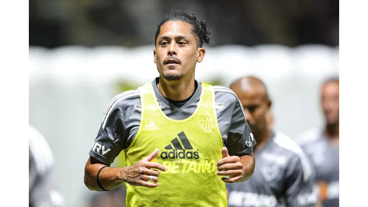 Maurício Lemos durante confronto contra o Botafogo no Brasileirão de 2023.