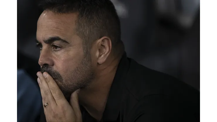 Artur Jorge tecnico do Botafogo durante partida contra o Cruzeiro no estadio Engenhao pelo campeonato Brasileiro A 2024