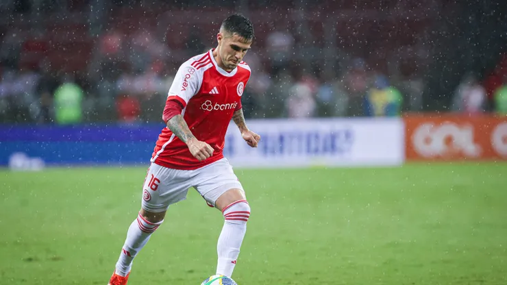 Fabricio Bustos jogador do Internacional durante partida contra o Bahia no estadio Beira-Rio pelo campeonato Brasileiro A 2024