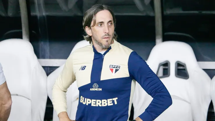 Zubeldia técnico do Sao Paulo durante partida contra o Fortaleza no estadio Arena Castelao pelo campeonato Brasileiro A 2024