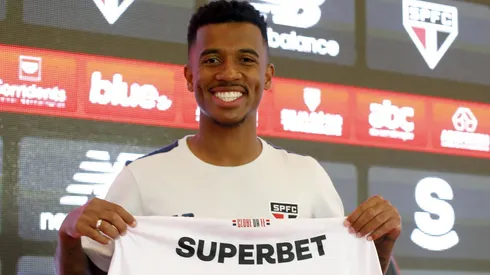 Foto: Rubens Chiri / saopaulofc – Marcos Antônio durante apresentação no São Paulo.