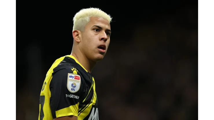 Matheus Martins durante contra o Stoke City na Championship 2023/24.
