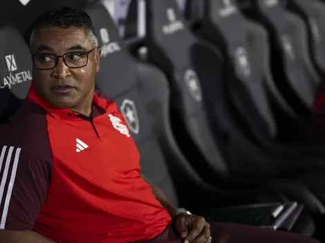 Roger Machado celebra ponto fora de casa no Brasileirão