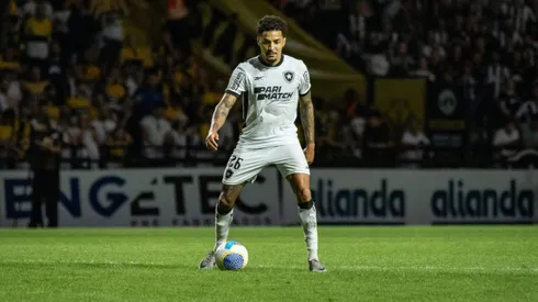 Gregore durante confronto contra o Criciúma no Campeonato Brasileiro de 2024.