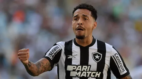 Gregore durante confronto contra o Fluminense no Campeonato Carioca 2024.