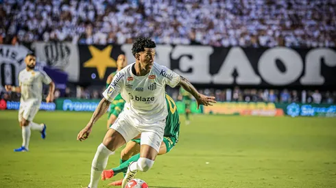 Gil em campo pelo Santos (Sipa US / Alamy Stock Photo)