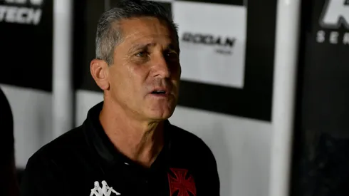 Jorginho durante confronto contra o Sampaio Corrêa na Série B de 2022.